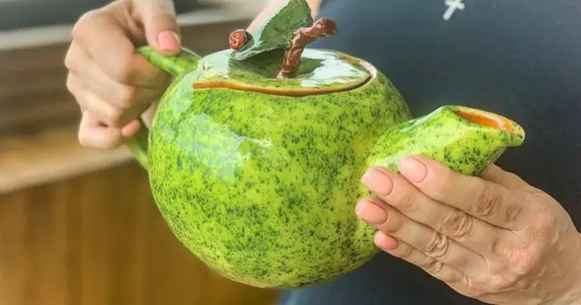 theiere-pomme-realiste