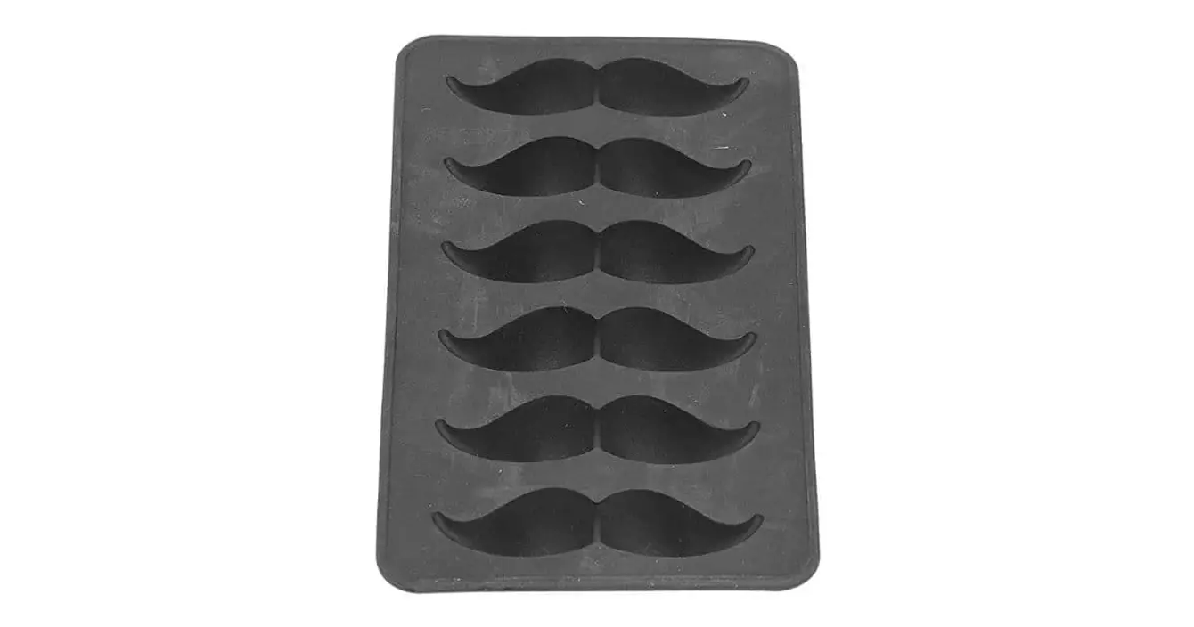 des-moules-a-glacons-pour-faire-des-moustaches-glacees