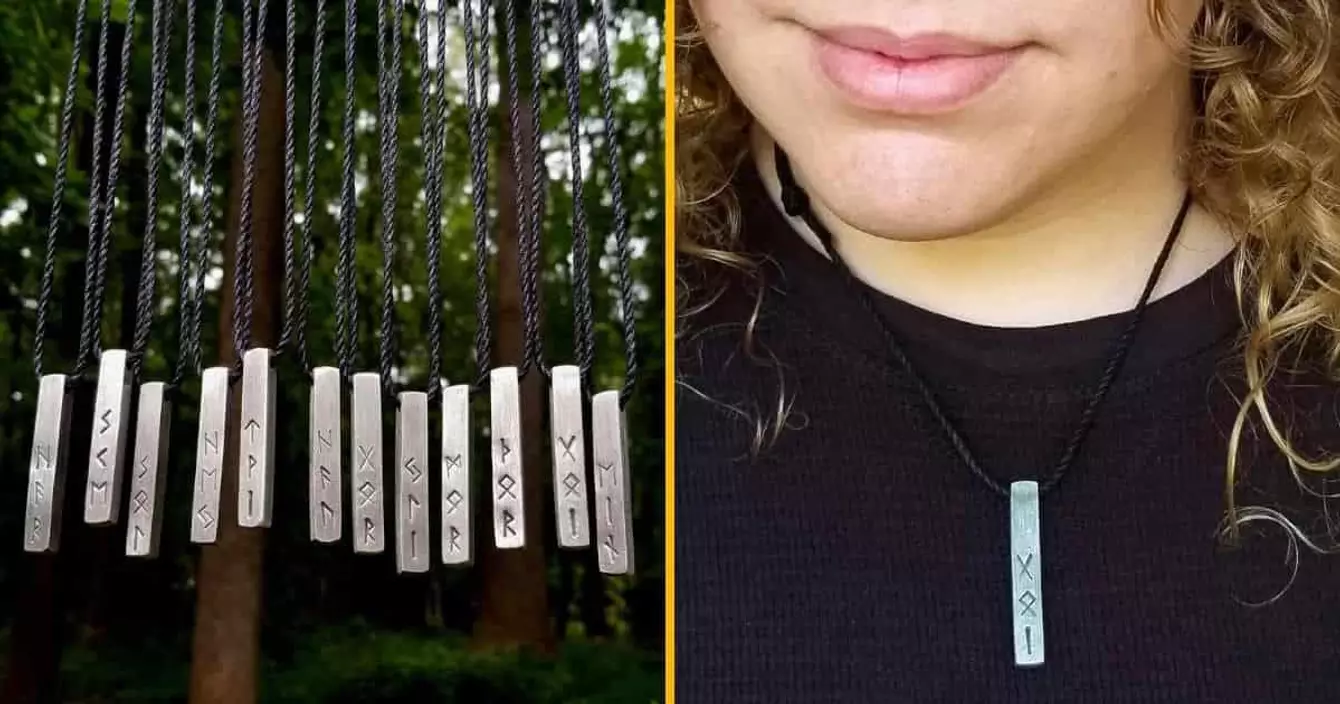 collier-viking-rune-mois-naissance