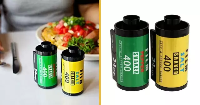 une-saliere-et-une-poivriere-en-forme-de-pellicules-photos