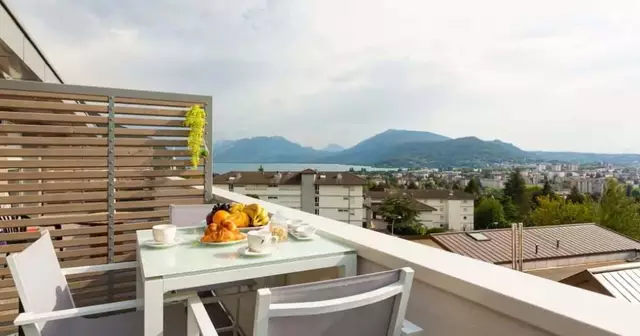studio-terrasse-vue-lac-annecy