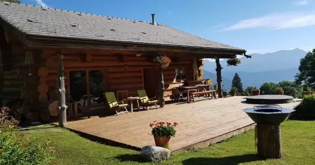 chalet-vue-bucolique-montagne