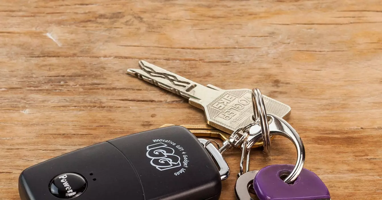 chargeur-smartphone-facon-cle-de-voiture-245