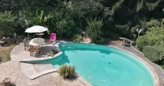 maison-familiale-jolie-piscine