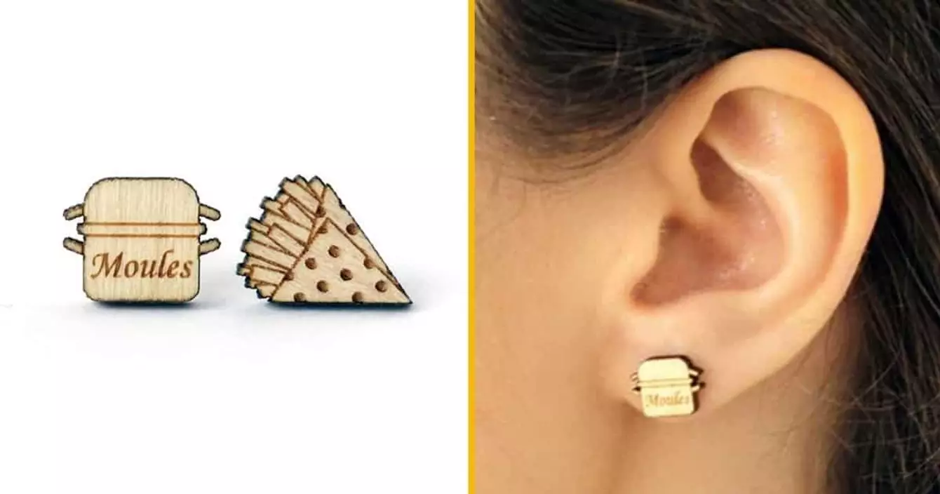 paire-boucles-oreilles-moules-frites