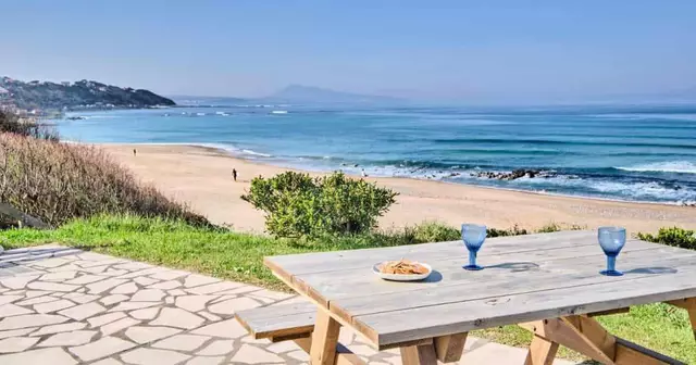 appartement-atypique-vue-mer-proche-biarritz-bidart