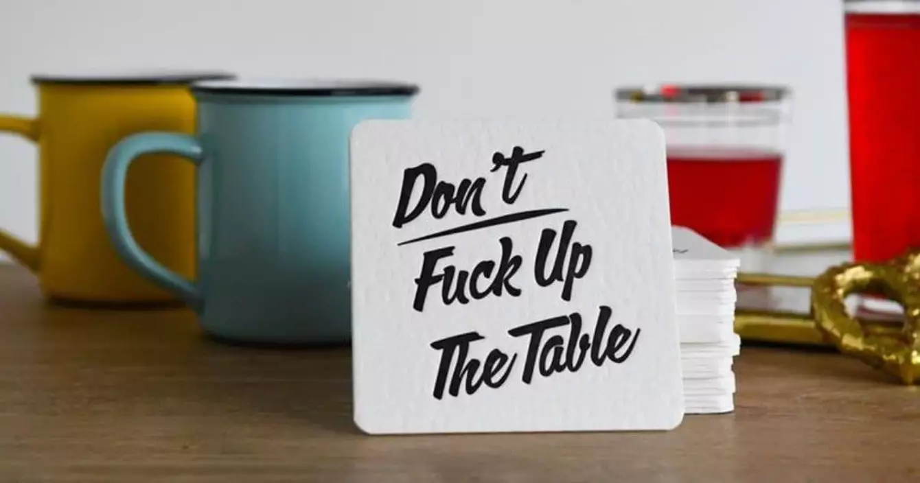 des-sous-verres-ne-degueulasse-pas-la-table