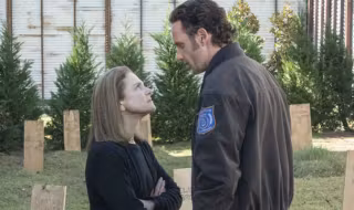 the-walking-dead-s05e15-rick-grimes-deanna-monroe-590x330