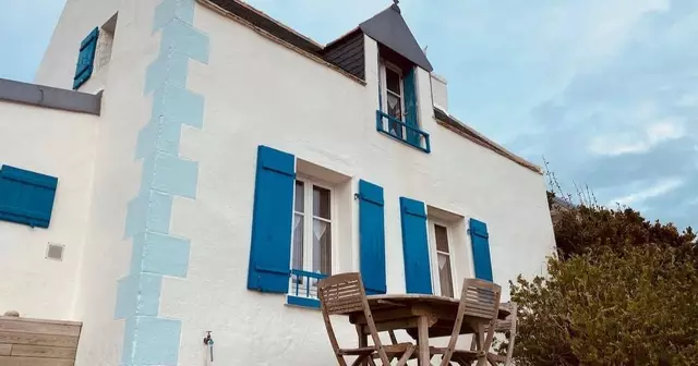 maison-pecheurs-pieds-dans-eau-bretagne