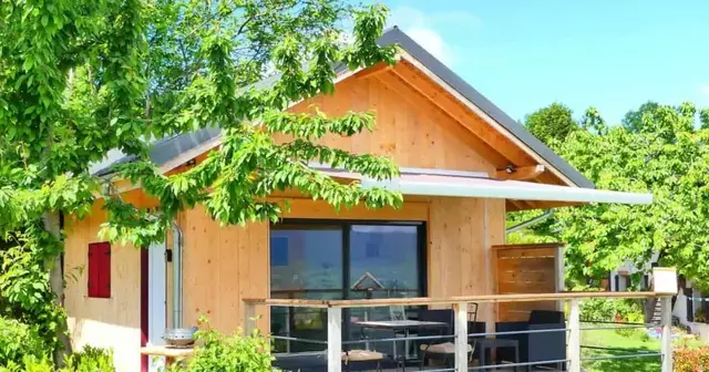 petit-chalet-face-montagnes-hery-sur-alby