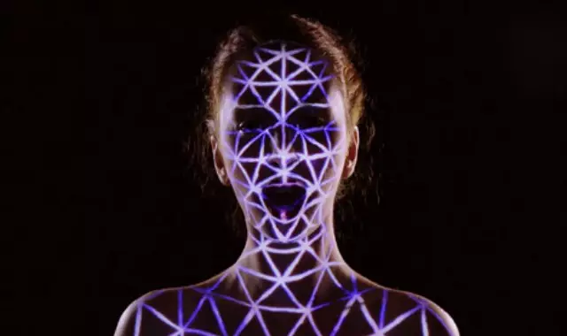 DMP-Emmy-Curl_dezeen_468_0