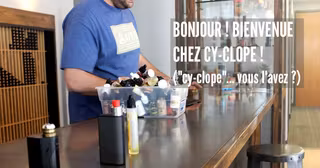 E-Cig_Shop_-_Vape_Bar_(25422575775)