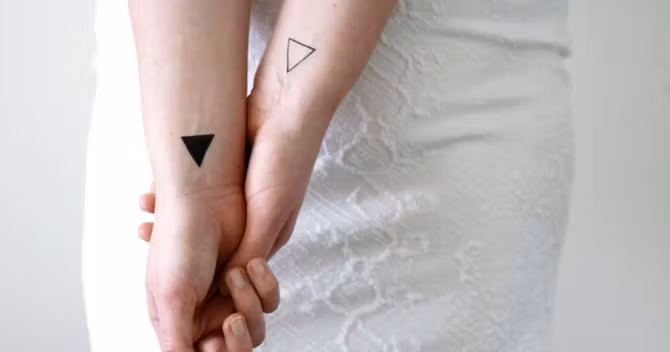 tatouages-ephemeres-triangles-partager