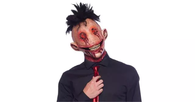 masque-mec-fou-cicatrices-yeux