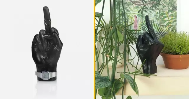 porte-bijoux-doigt-honneur