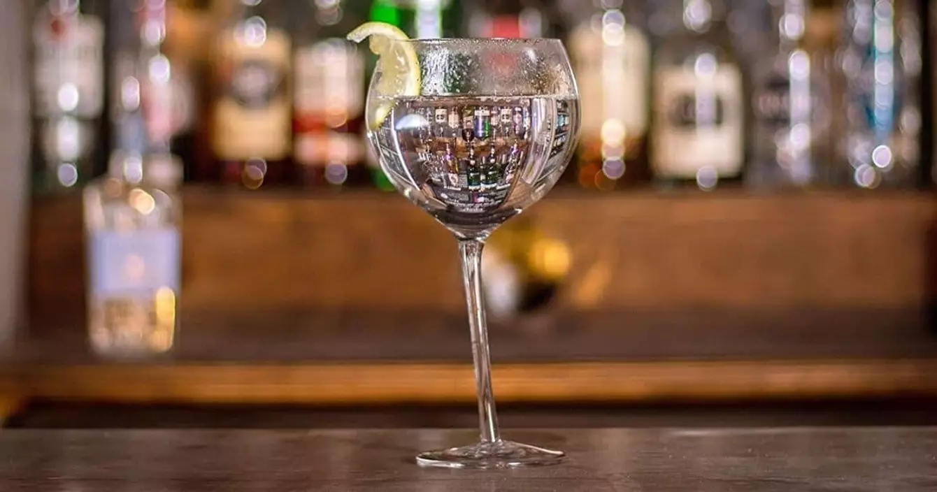 lot-verres-penches-gin-tonic