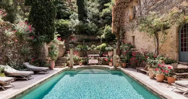 cottage-16eme-charmante-piscine