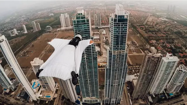 une_wingsuit