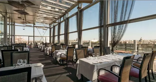 bar-rooftop-paris-zyriab