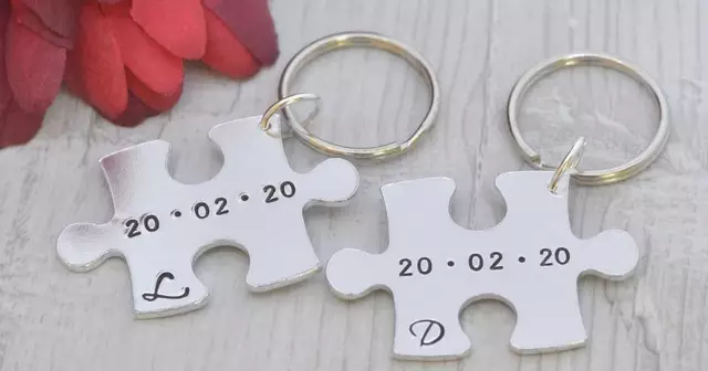 porte-cles-pieces-puzzles-assemblage