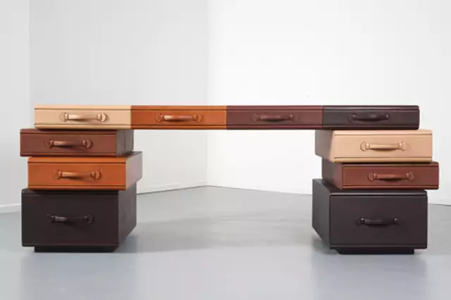 Maarten De Ceulaer - Desk of briefcases