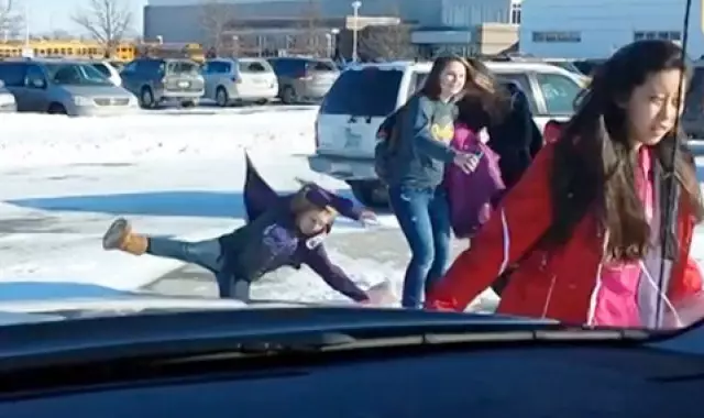 o-ALAN-ANDERSEN-STUDENTS-ICE-SLIPPING-facebook