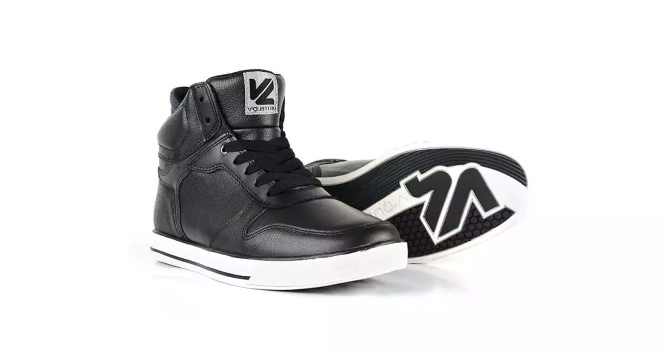 chaussures-moto-discretes-parfait-bosser