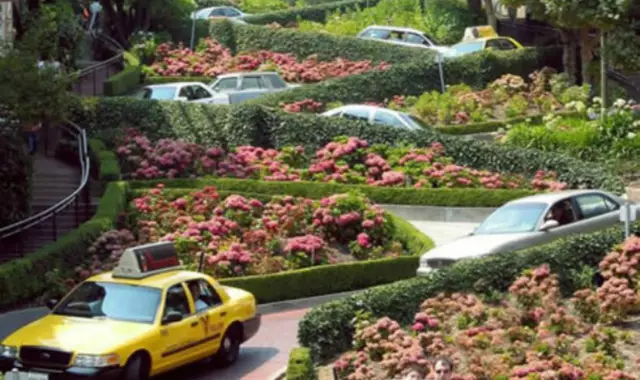 a97252_g173_4-crocked-road