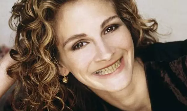 une-Marinelepen-Smile