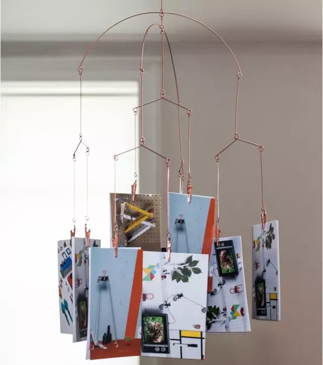 mobile-photos-10-pinces-en-cuivre