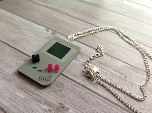 collier game boy