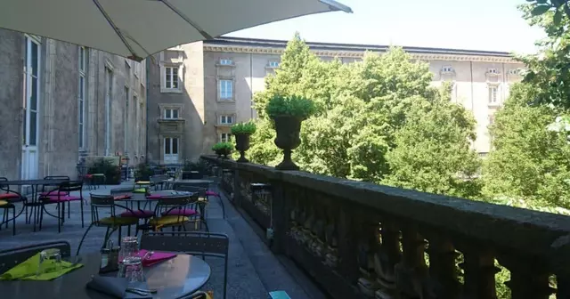 terrasse-boire-verre-lyon-terrasses-saint-pierre