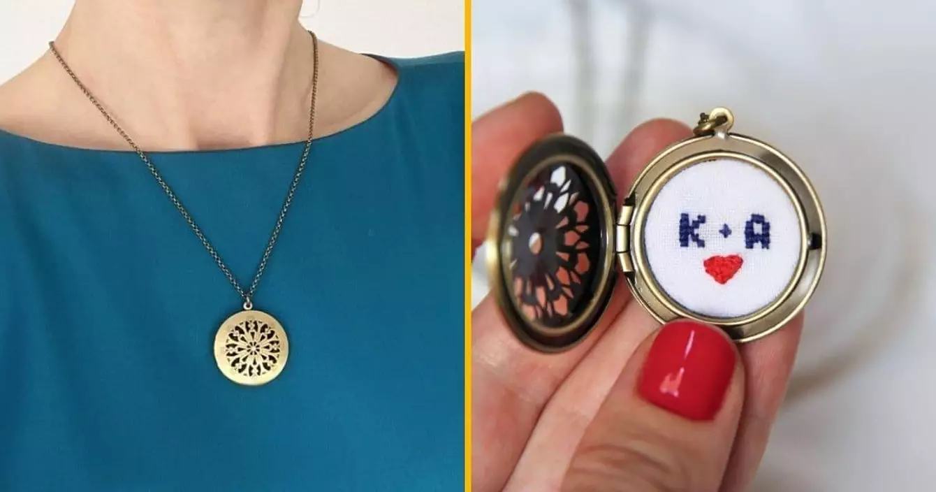 collier-message-personnalise-interieur