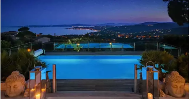 villa-piscine-chauffee-vue-mer