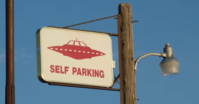 alien-226245_960_720