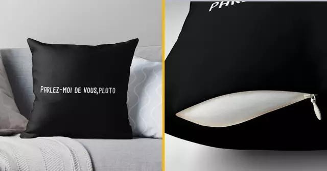 coussin-parlez-moi-vous-pluto