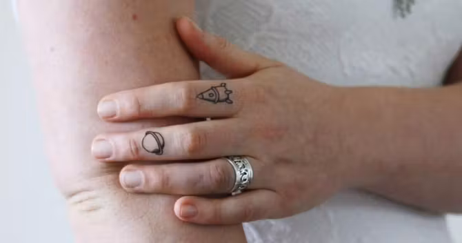 tatouages-completent-fusee-planete