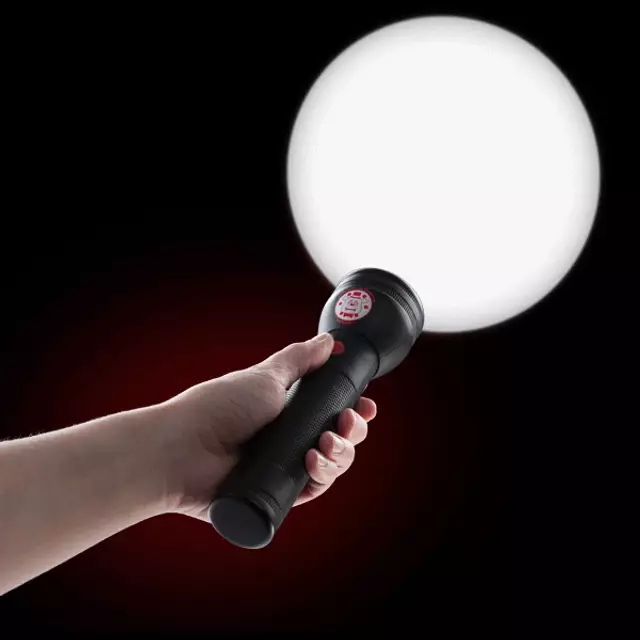 itli_fnaf_frightlight_flashlight_inhand_anim