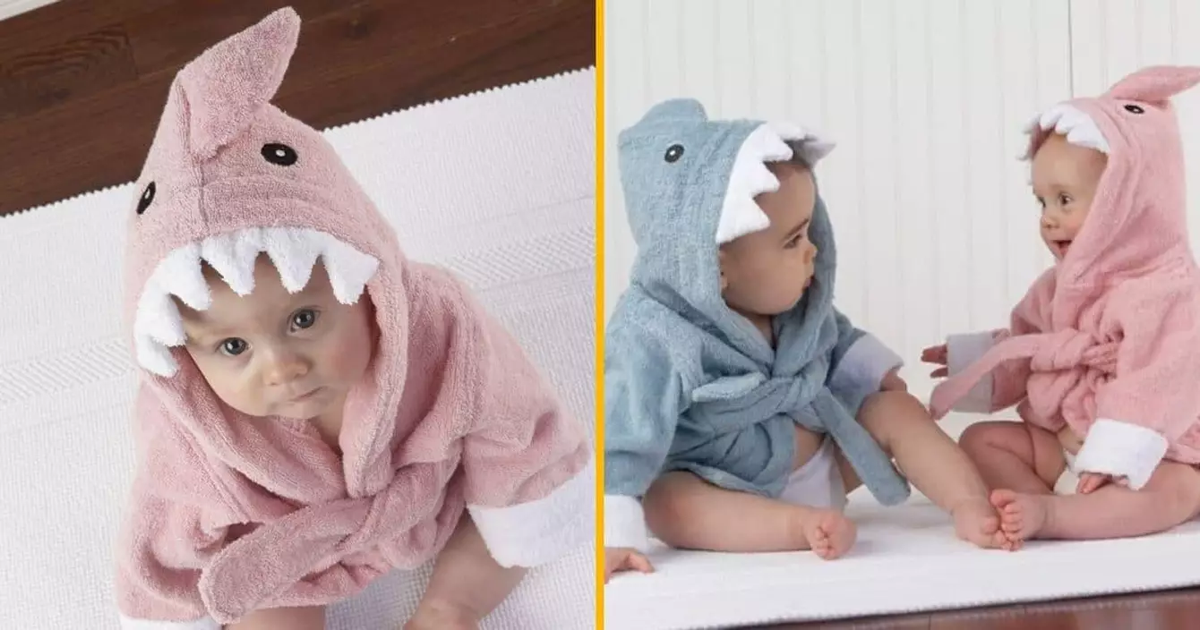peignoir-requin-pour-bebe