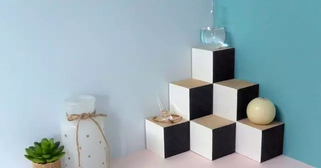 etagere-angle-pyramide