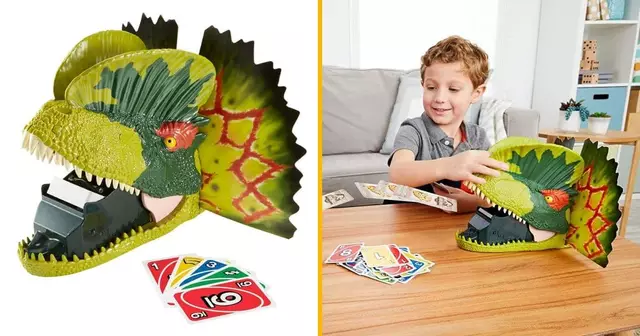 jeu-uno-version-extreme-jurassic-world