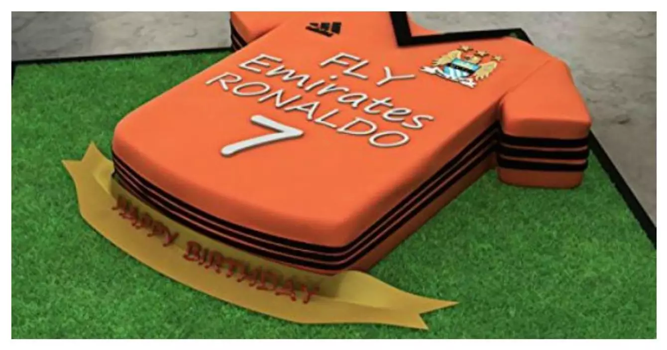 moue-à-gâteau-maillot-football