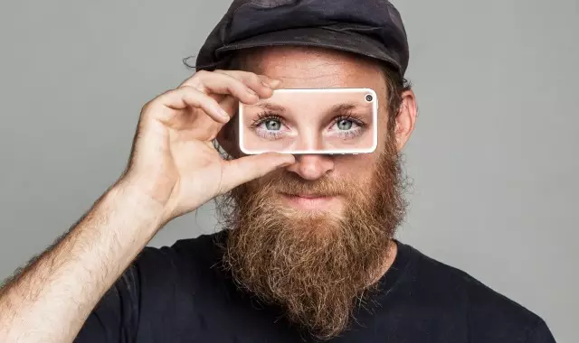 meet-be-my-eyes-an-app-that-lets-you-help-blind-people-understand-what-theyre-looking-at