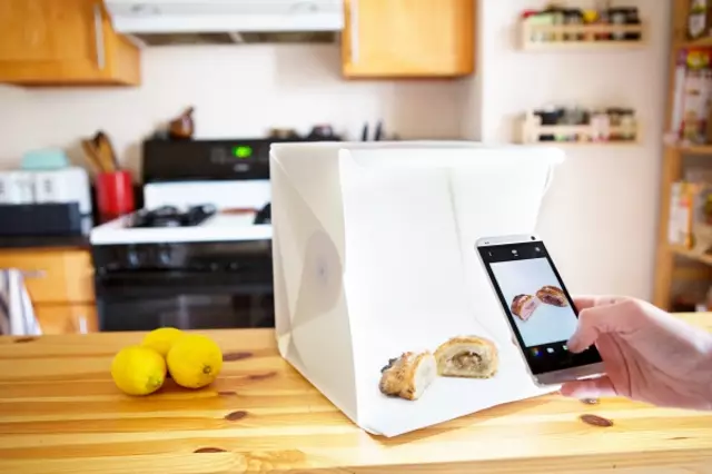 foldio-portable-studio-76f8_600.0000001399132425