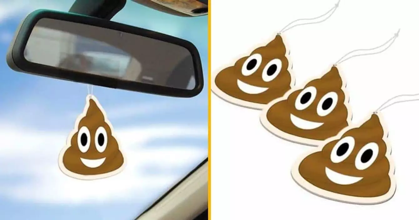 desodorisant-voiture-emoji-caca