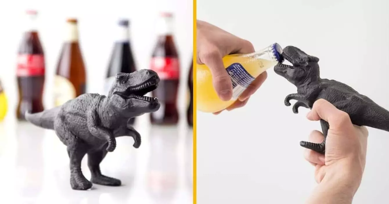 dinosaure-qui-decapsule-les-biere-what-else