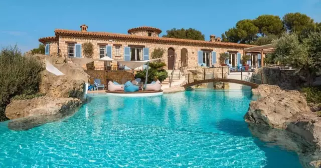 villa-aribnb-piscine-antibes