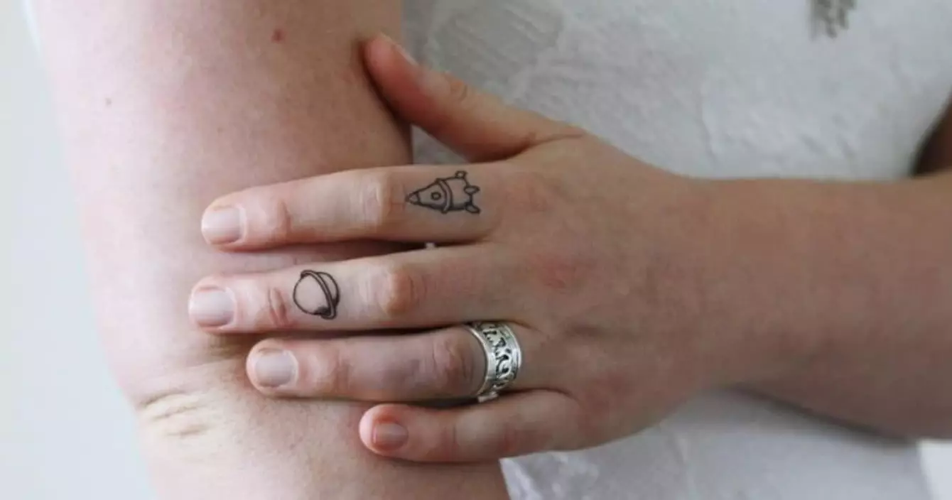 tatouages-completent-fusee-planete