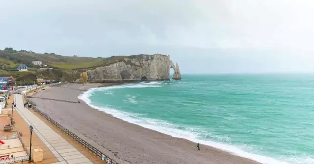 appartement-design-vue-falaises-detretat-normandie