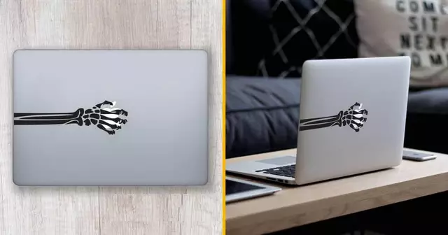 sticker-macbook-main-squelette